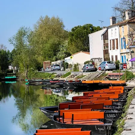 Aux Petites Rivieres *